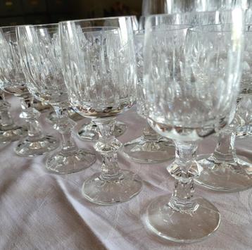 47 delig Kristallen Glasservies / SERVIES  beschikbaar voor biedingen