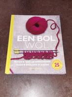 Een bol wol / breien zgan / dieren kleding breien, Ophalen of Verzenden, Zo goed als nieuw, Breien en Haken