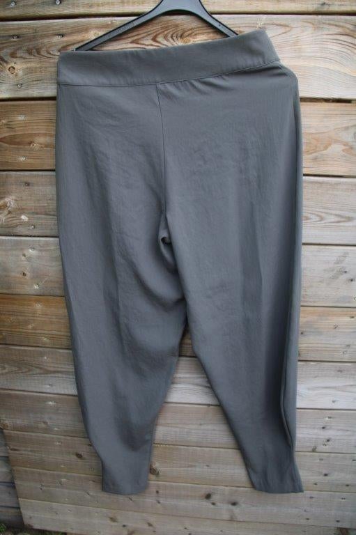 Broek grijs Sarah Pacini mt M/L Vaste prijs, Kleding | Dames, Broeken en Pantalons, Maat 38/40 (M), Verzenden, Sarah Pacini, Zo goed als nieuw