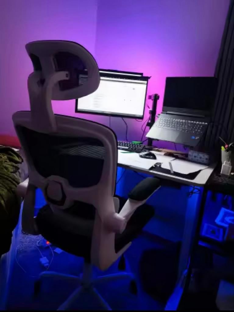 nieuwe bureaustoel, 1 maand oud, Zwart, Ophalen of Verzenden, Zo goed als nieuw, Bureaustoel