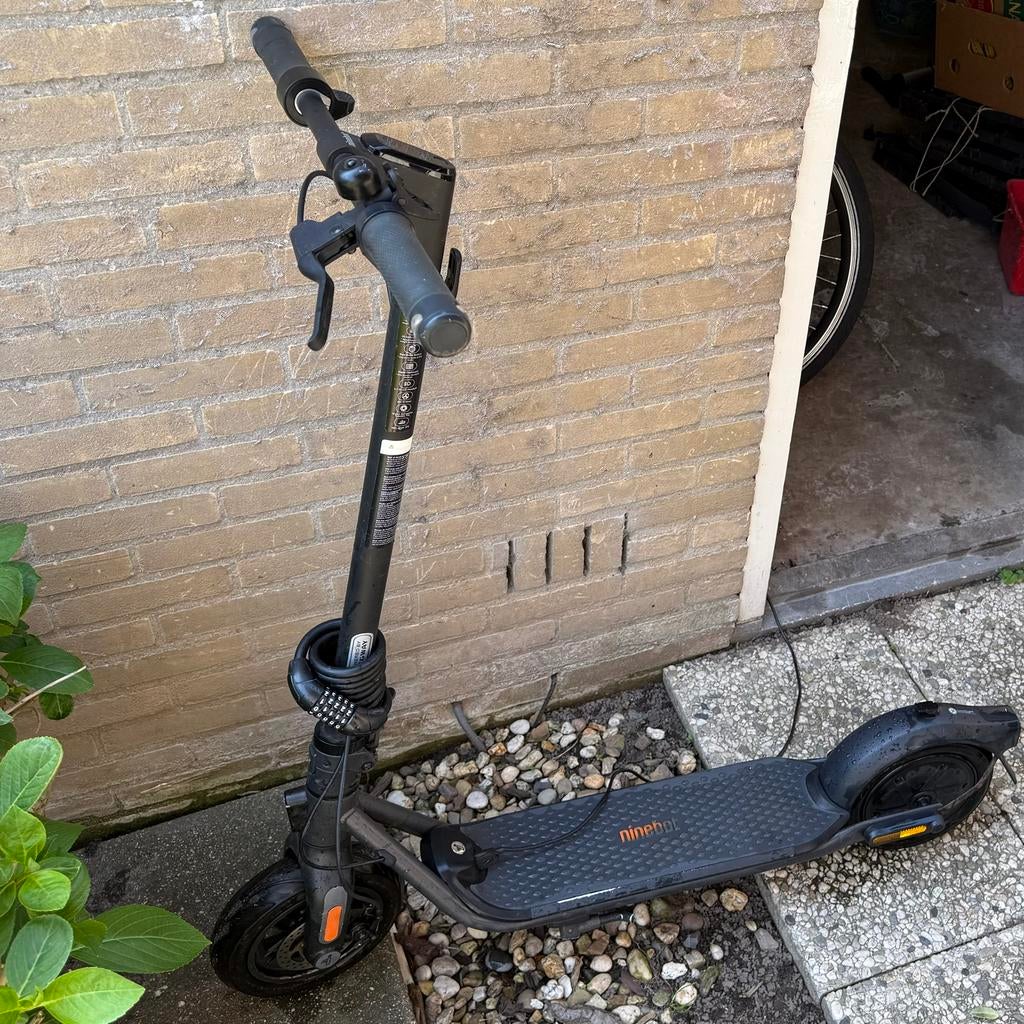 Segway Ninebot F2 - 32KM/U - 96% ACCU capaciteit, Fietsen en Brommers, Steps, Ophalen, Gebruikt, Elektrische step (E-scooter)