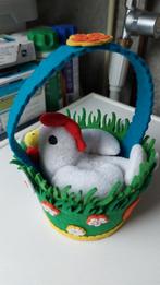 Vilten mandje met kuiken die tokt, Ophalen of Verzenden, Zo goed als nieuw