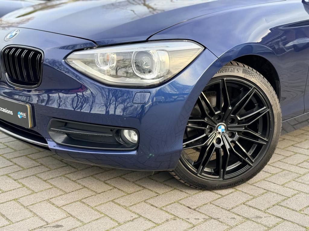 BMW 1-serie 116i Business+ Sport|Nieuwe Ketting + Klepseals|, Auto's, Euro 5, Gebruikt, Zwart, 4 cilinders