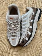 Nike P-6000 Light Orewood Brown - Maat 42,5 - Nieuw, Ophalen of Verzenden, Nieuw, Bruin, Sneakers of Gympen