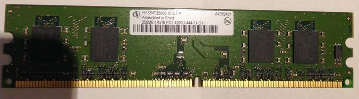 Geheugen 512 MB 2x HYS64T32000HU-3.7-A ARF 256MB 240, Computers en Software, RAM geheugen, Zo goed als nieuw, Desktop, 1 GB of minder