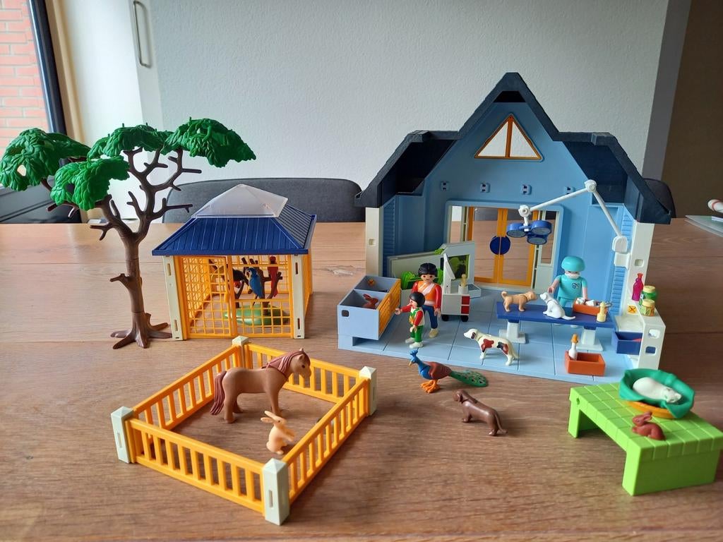 Playmobil Dierenkliniek met dieren en dierenarts, Ophalen of Verzenden, Gebruikt