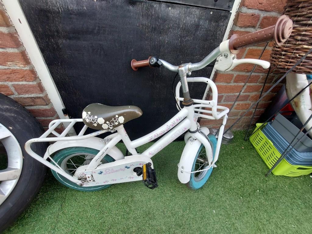 Kinderfiets wit met blauwe banden, Ophalen, Terugtraprem, Gebruikt, Onbekend