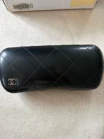 Chanel koker zonnenbril, Sieraden, Tassen en Uiterlijk, Zonnebrillen en Brillen | Dames, Ophalen of Verzenden, Zo goed als nieuw