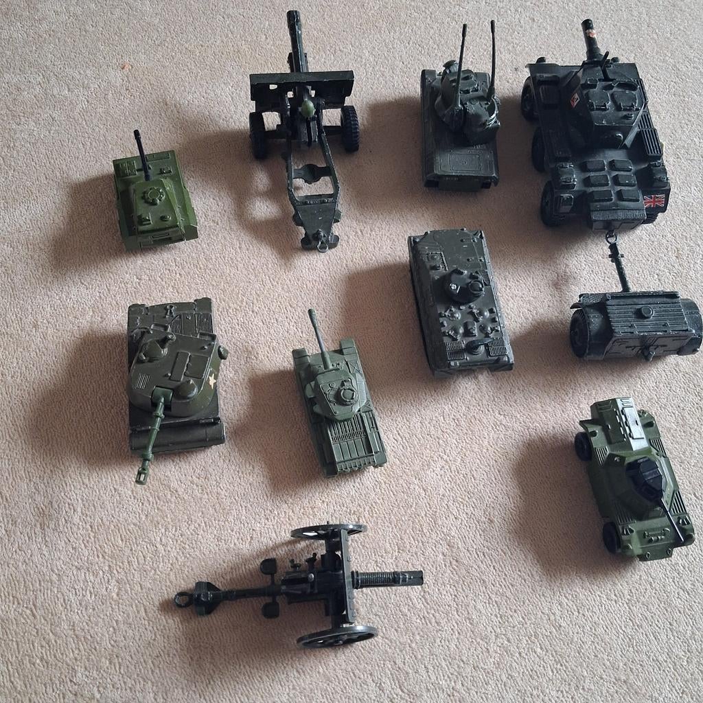 Metalen tanks en legervoertuigen, Ophalen of Verzenden