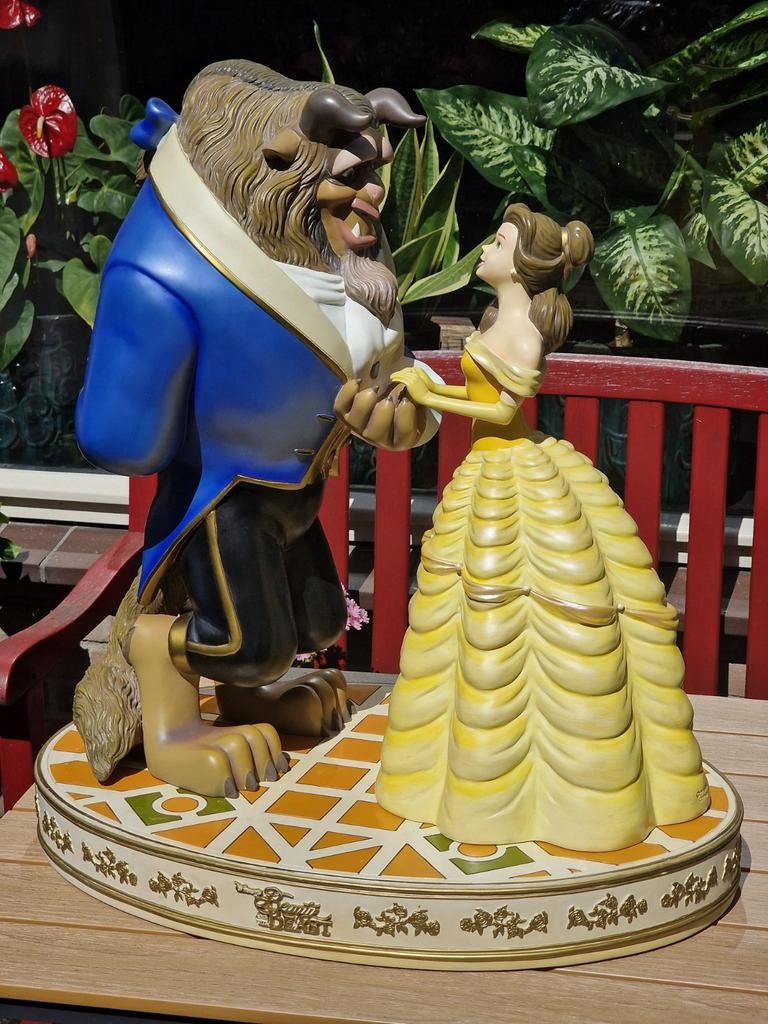 Disney big figure 66 cm Beauty and the beast statue, Ophalen, Assepoester of Belle, Gebruikt