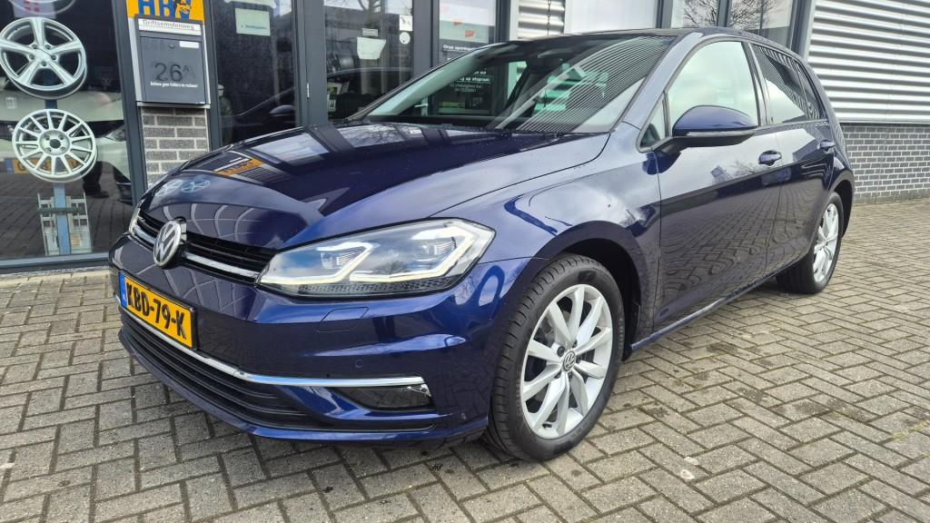 Volkswagen GOLF 1.5TSI HIGHLINE BUSINESS R STANDKACHEL PANO, Voorwielaandrijving, Euro 6, 4 cilinders, 150 pk