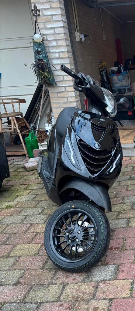 Piaggio zip 125cc 2005 frame a1 mogelijk, Fietsen en Brommers, Scooters | Piaggio, Zo goed als nieuw, Zip, Tweetakt, Ophalen of Verzenden