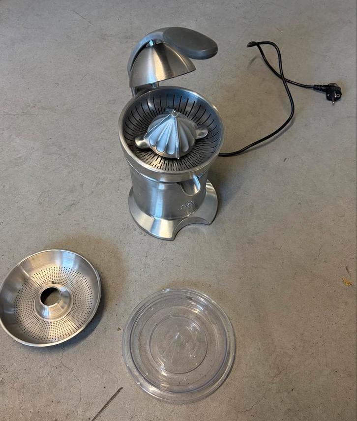 Solis Citrus Press Pro Zilver Type 845 Krachtige Citruspers, Witgoed en Apparatuur, Juicers, Zo goed als nieuw, Citruspers, Ophalen of Verzenden