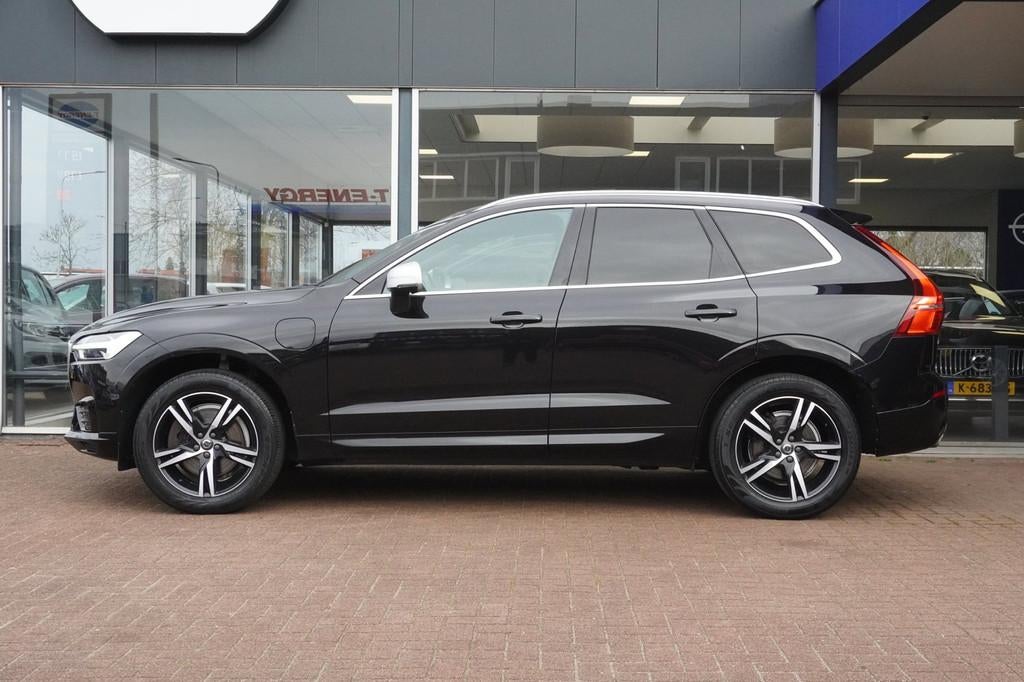 Volvo XC60 2.0 T8 Twin Engine AWD R-Design Automaat | Naviga, Gebruikt, 1969 cc, 320 pk, Zwart