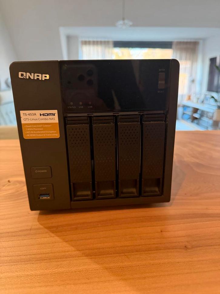 QNAP TS-453A NAS - 4-Bay - 8GB RAM, Computers en Software, NAS, Zo goed als nieuw, Ophalen