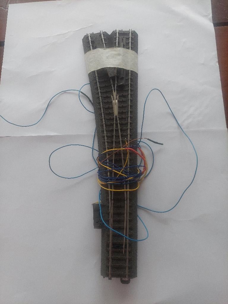 Märklin C Rails 1 x elektr. slanke wissel met wissellantaarn, Hobby en Vrije tijd, Modeltreinen | H0, Wisselstroom, Gebruikt, Rails