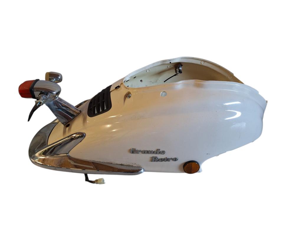 Kap kappen origineel links rechts AGM La Souris retro scoote, Fietsen en Brommers, Brommeronderdelen | Scooters, Gebruikt, Ophalen of Verzenden