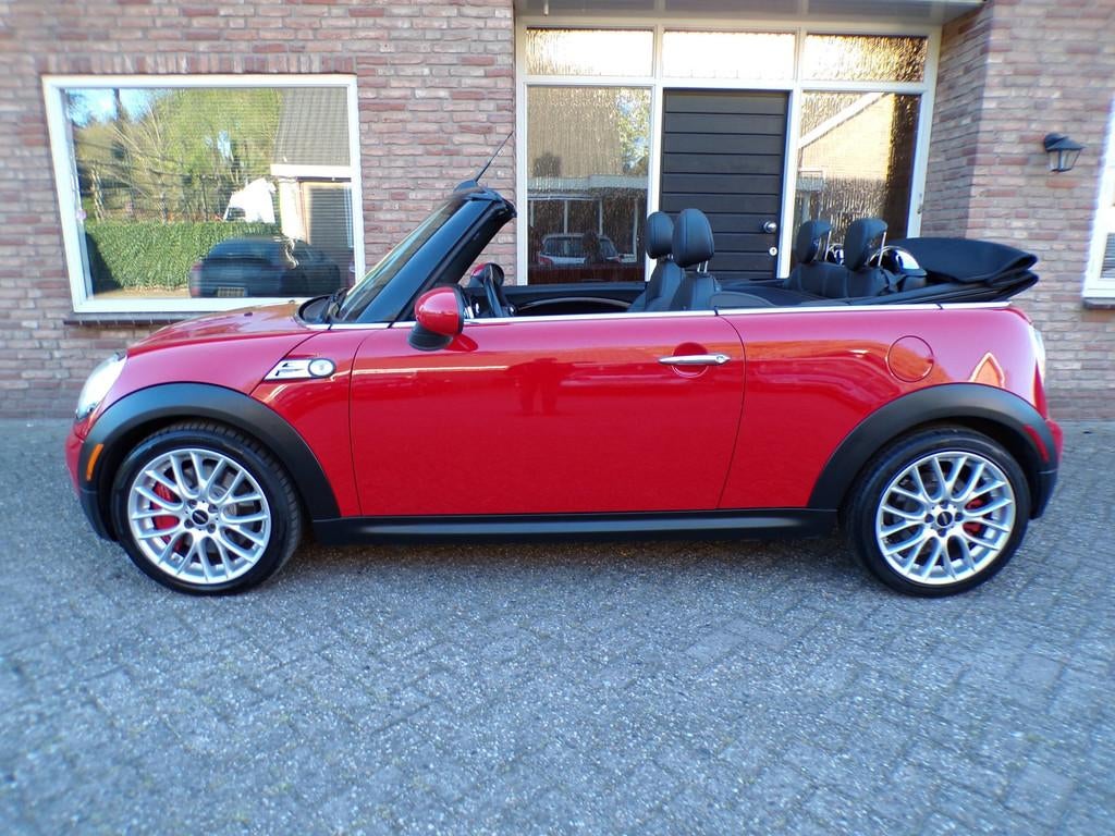 Mini Mini Cabrio 1.6 John Cooper Works, Auto's, Voorwielaandrijving, 15 km/l, Gebruikt, Zwart