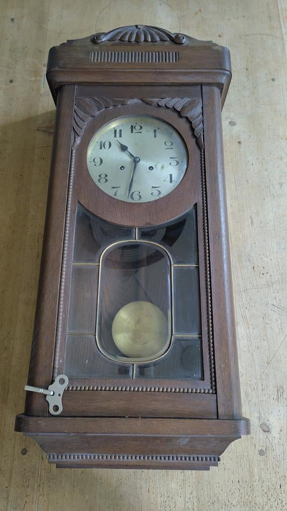 Antieke Junghans wandklok met slinger en sleutel, Ophalen