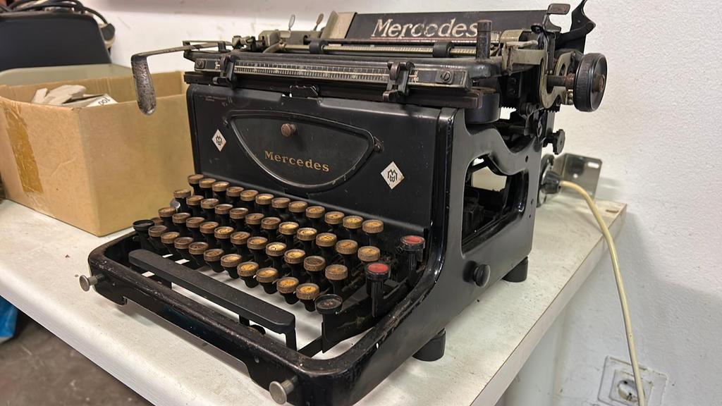 KONINGSDAG SALE: maandag 27 april, Steegstraat 24a, Roermond, Ophalen