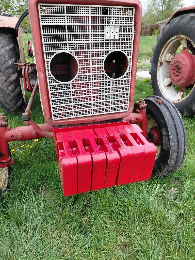 Frontgewichten International 323 t/m 453, Zakelijke goederen, Agrarisch | Onderdelen | Banden, Velgen en Assen, Ophalen