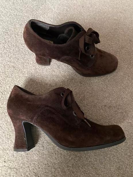 Vintage styl schoenen mt. 38 Bruin Suede, Kleding | Dames, Schoenen, Zo goed als nieuw, Schoenen met hoge hakken, Bruin, Ophalen of Verzenden