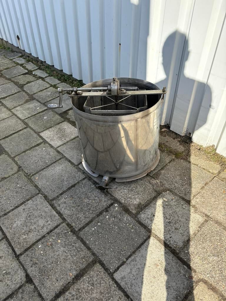 Honingslinger RVS, Bijen