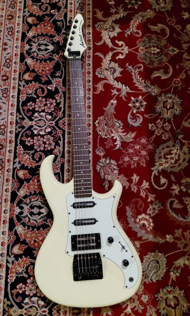 Aria Pro ii Knight Warior in nieuwstaat 1986 Matsumoku, Muziek en Instrumenten, Snaarinstrumenten | Gitaren | Elektrisch, Ophalen of Verzenden