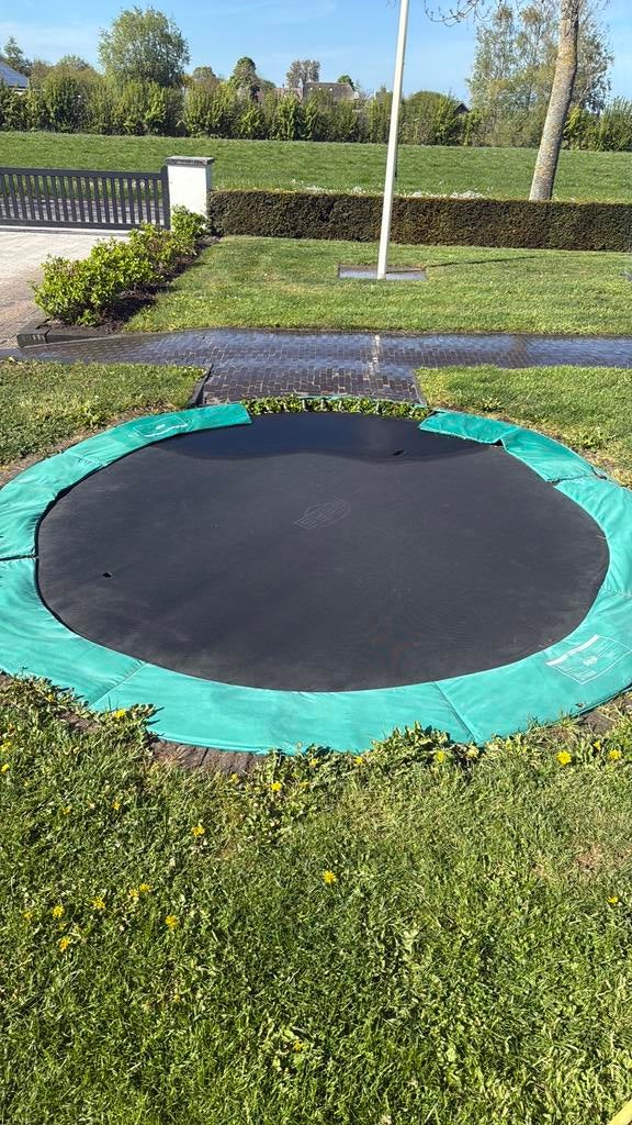 Trampoline berg, Ophalen of Verzenden, Zo goed als nieuw