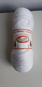 Nieuw 2 bol katoen wit verschillend, Ophalen of Verzenden, Nieuw, Breien of Haken, Wol of Garen