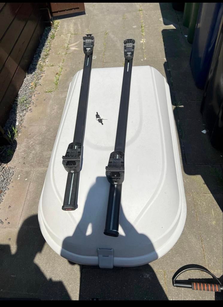 Dakkoffer met universele dakdragers (130x75x40 cm), Ophalen, Gebruikt