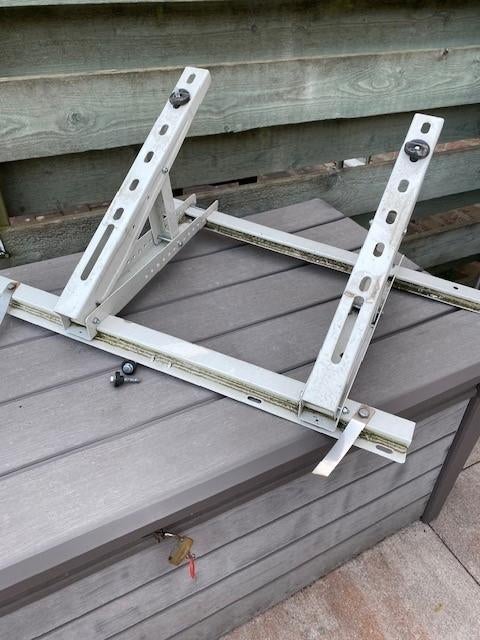 airco beugel voor schuin dak, Witgoed en Apparatuur, Airco's, Ophalen, Minder dan 60 m³, Zo goed als nieuw, Wandairco