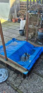 Houten zandbak met dak dat omhoog kan, Ophalen, Gebruikt