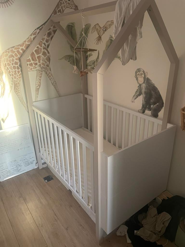 Baby Bed + Matras (Gedemonteerd), Ophalen of Verzenden, Zo goed als nieuw, Jongetje of Meisje