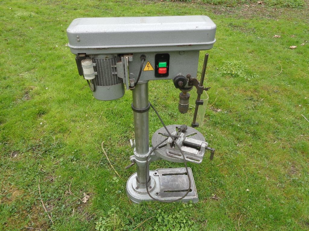 kolomboormachine Huvema, Doe-het-zelf en Verbouw, Gereedschap | Boormachines, Gebruikt, Kolomboormachine, 600 watt of meer, Variabele snelheid