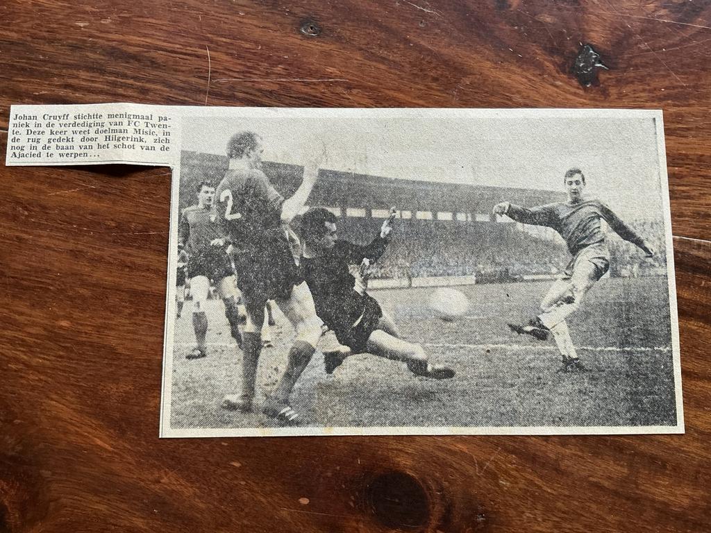 Voetbal krantenartikel Ajax Cruijff januari 1967, Ophalen of Verzenden, 1960 tot 1980, Knipsel(s)