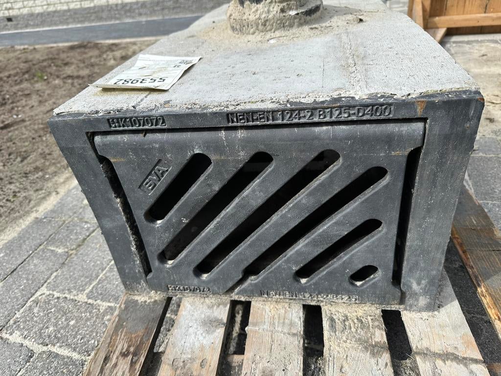 Straatkolk, S-line met onderbak, Ophalen, Zo goed als nieuw