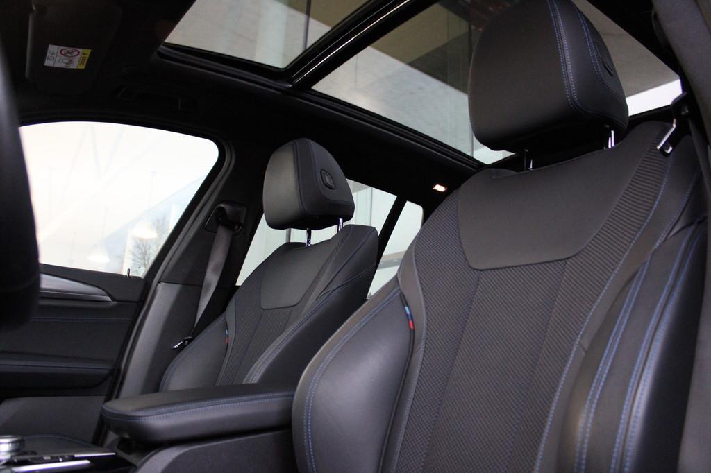 BMW X3 xDrive30i M Sport Automaat / Panoramadak / Sportstoel, Auto's, BMW, Gebruikt, 4 cilinders, Leder en Stof, Wit