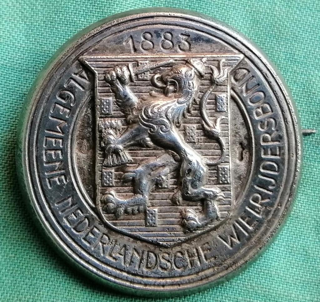 ANWB zilveren speld 1883, Ophalen of Verzenden, Zilver, Broche