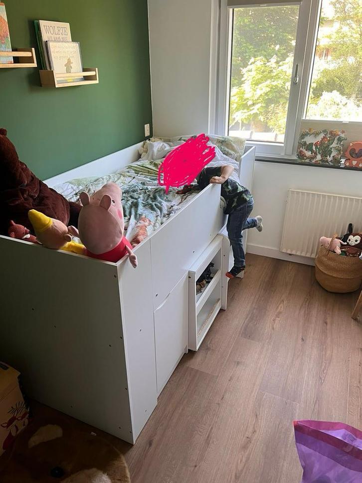 Kinderbed Halfhoogslaper met Uitschuifbureau en Opbergruimte, Kinderen en Baby's, Kinderkamer | Stapelbedden en Hoogslapers, Zo goed als nieuw