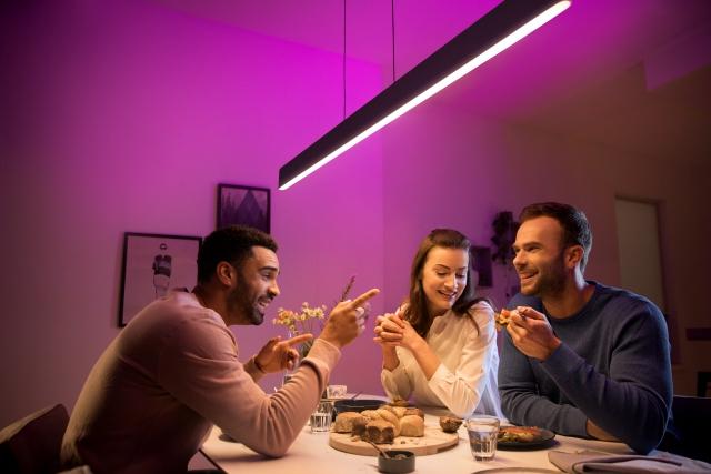 Philips Hue Ensis hanglamp, Huis en Inrichting, Lampen | Hanglampen, Ophalen, Gebruikt, Metaal, 75 cm of meer