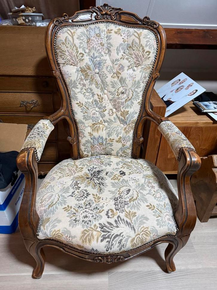 Antieke fauteuil met bloemenpatroon, Antiek en Kunst, Antiek | Meubels | Stoelen en Banken, Ophalen
