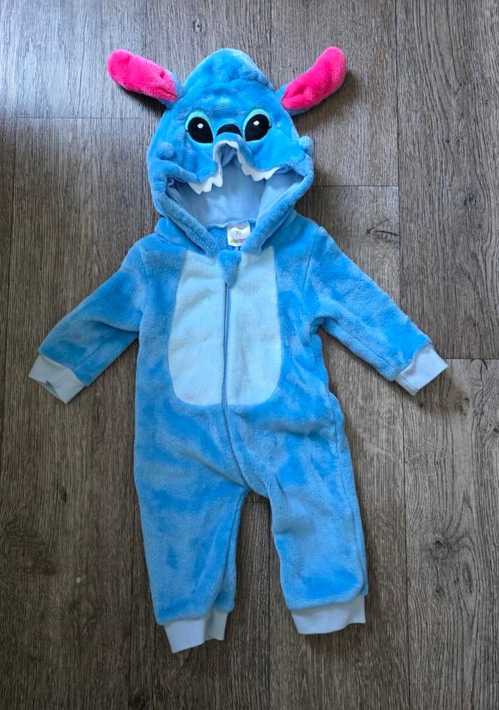 Blauwe Stitch onesie en Roze ochtendjas maat 70, Kinderen en Baby's, Babykleding | Maat 80, Gebruikt, Meisje, Ophalen of Verzenden