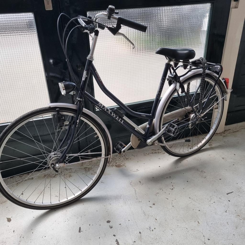 Maxwell damesfiets met nieuwe banden, verlichting en slot, Ophalen