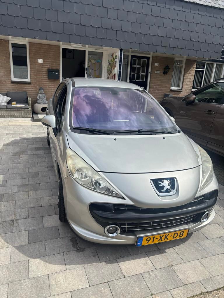 Peugeot 207 1.4 16V Inruil mogelijk. Nieuwe Apk!, Voorwielaandrijving, Stof, 1360 cc, Zwart