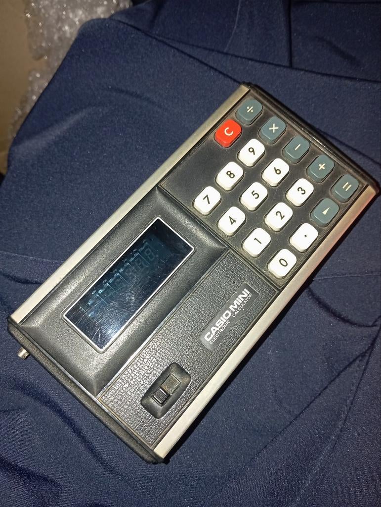 Vintage Casio rekenmachine, Ophalen