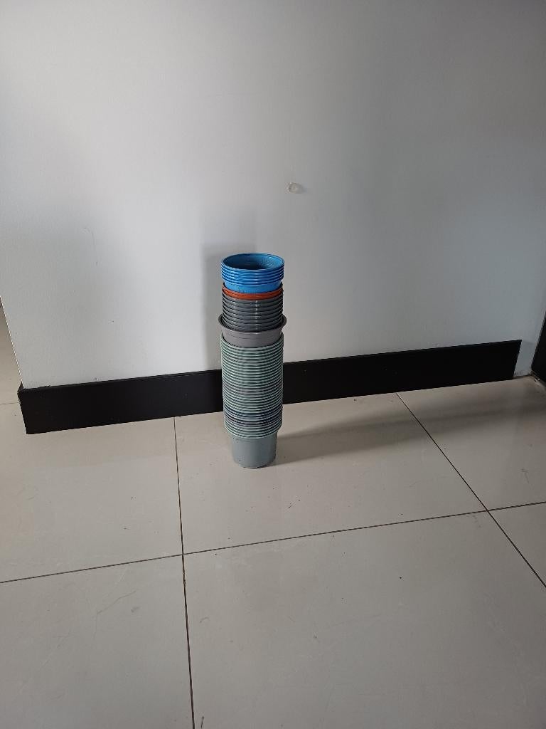 52 kunststof binnenpotten, Kunststof, Rond, Ophalen of Verzenden, Zo goed als nieuw