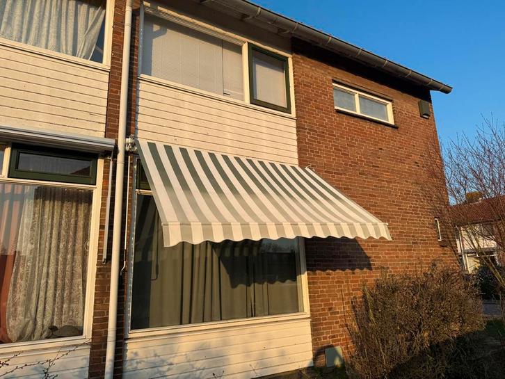 Zonnenscherm groen/wit 3 x 2,5 M, Tuin en Terras, Zonneschermen, Zo goed als nieuw, Knikarmscherm, Ophalen