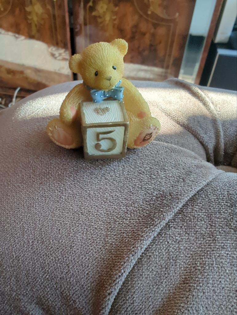 Cherished Teddies beertje met blokje '5', Ophalen of Verzenden