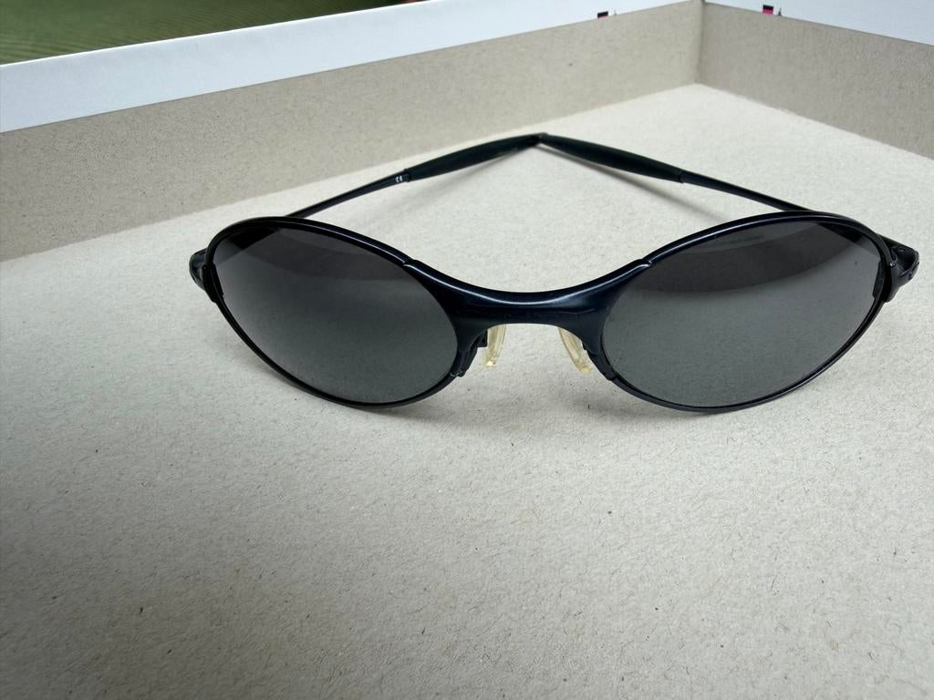 Oakley zonnebril, Sieraden, Tassen en Uiterlijk, Zonnebrillen en Brillen | Dames, Gebruikt, Zonnebril, Zwart, Ophalen of Verzenden